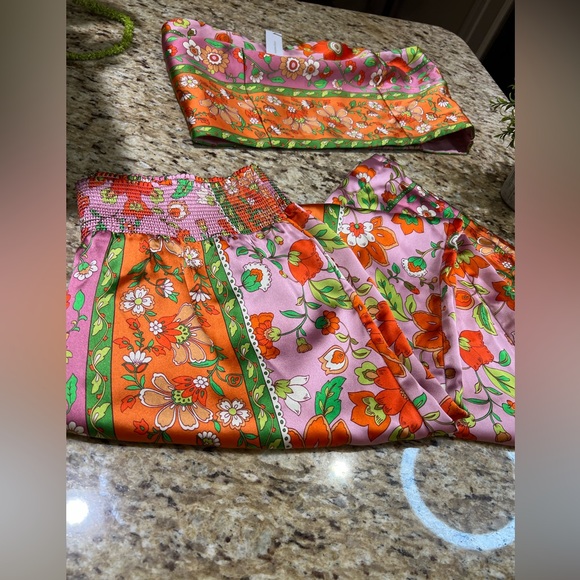 House Of Harlow 1960 Floral Two Piece Strapless Crop Top w/ Wide Leg Pant Large - Picture 3 of 13